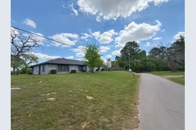 935 Center St, Buffalo, TX 75831 - Photo 2