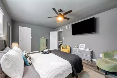 3218 Avenue Q 1/2, Galveston, TX 77550 - Photo 16