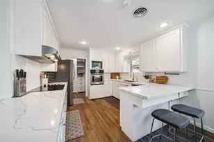 6711 Cindy Ln, Houston, TX 77008 - Photo 8