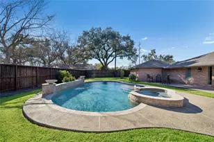 6711 Cindy Ln, Houston, TX 77008 - Photo 2