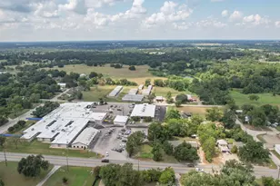 806 S Madison St, Madisonville, TX 77864 - Photo 1