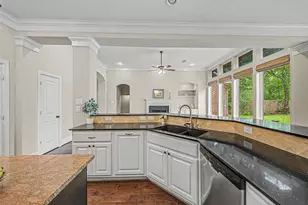 1317 Caywood Ln, Houston, TX 77055 - Photo 30
