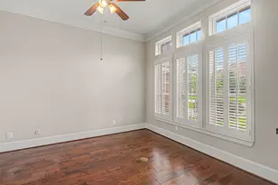 1317 Caywood Ln, Houston, TX 77055 - Photo 6