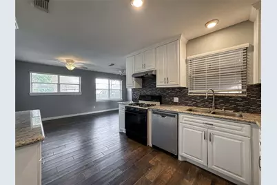 5619 Wood Creek Way, Houston, TX 77017 - Photo 4