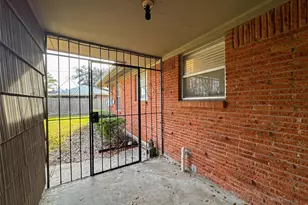 5619 Wood Creek Way, Houston, TX 77017 - Photo 18