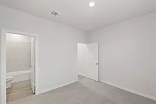 10711 Aston Ct, Bryan, TX 77801 - Photo 16