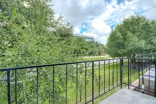 10811 Richmond Ave, Houston, TX 77042 - Photo 22