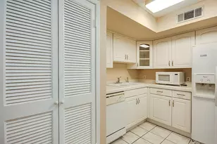10811 Richmond Ave, Houston, TX 77042 - Photo 10