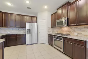 18319 Bridle Meadow Ln, Tomball, TX 77377 - Photo 4