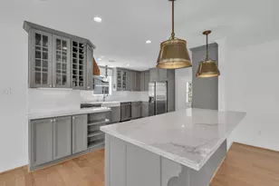 13003 Pebblebrook Dr, Houston, TX 77079 - Photo 10