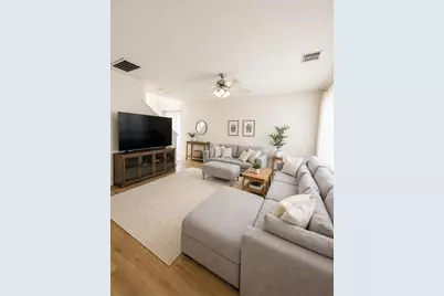 203 N Burberry Park Circle, The Woodlands, TX 77382 - Photo 2