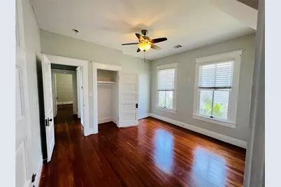 801 University Boulevard, Galveston, TX 77550 - Photo 4