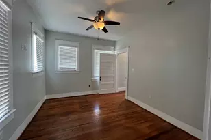 801 University Blvd, Galveston, TX 77550 - Photo 2