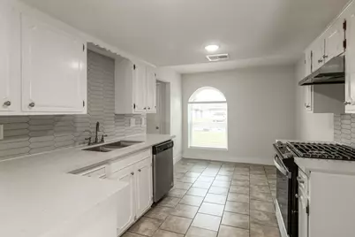 4206 Oak Shadows Drive, Houston, TX 77091 - Photo 6