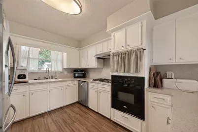 1925 Winding Creek Drive, Pearland, TX 77581 - Photo 16