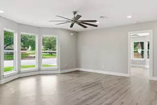 723 N Meyer St, Sealy, TX 77474 - Photo 34