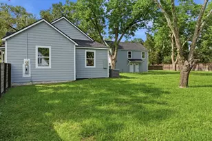 723 N Meyer St, Sealy, TX 77474 - Photo 8