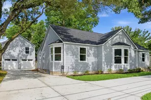 723 N Meyer St, Sealy, TX 77474 - Photo 4