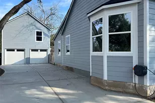 723 N Meyer St, Sealy, TX 77474 - Photo 2