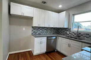 723 N Meyer St, Sealy, TX 77474 - Photo 36
