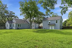 723 N Meyer St, Sealy, TX 77474 - Photo 10
