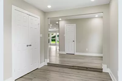 723 N Meyer St, Sealy, TX 77474 - Photo 18