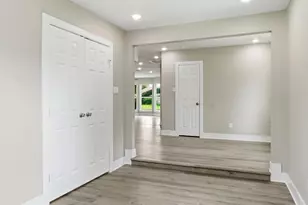 723 N Meyer St, Sealy, TX 77474 - Photo 18