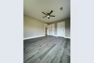 723 N Meyer St, Sealy, TX 77474 - Photo 14