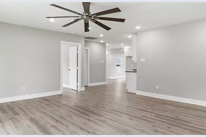 723 N Meyer St, Sealy, TX 77474 - Photo 28