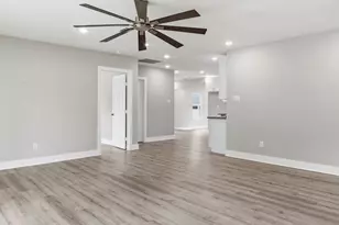 723 N Meyer St, Sealy, TX 77474 - Photo 28