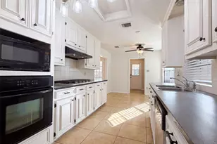 2002 Windmill Dr, Richmond, TX 77406 - Photo 2