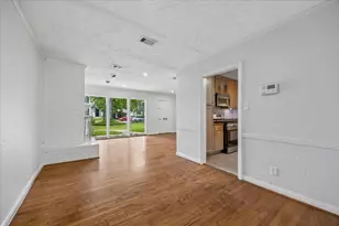 5209 Evergreen St, Bellaire, TX 77401 - Photo 6