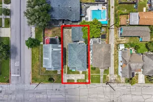 2221 35th St, Galveston, TX 77550 - Photo 32