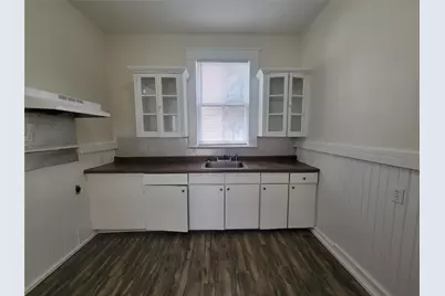 2221 35th Street, Galveston, TX 77550 - Photo 8