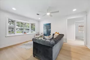 3726 Las Palmas St, Houston, TX 77027 - Photo 4