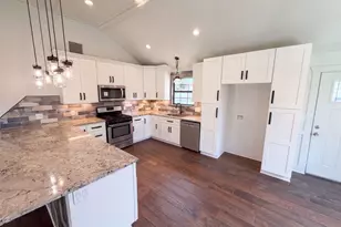 10942 Collingswood Dr, La Porte, TX 77571 - Photo 2