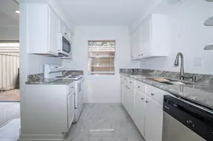 6404 Olympia Dr, Houston, TX 77057 - Photo 10
