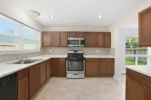 7235 Battle Hills Dr, Houston, TX 77040 - Photo 8