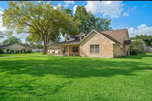 1306 Ervin St, League City, TX 77573 - Photo 6