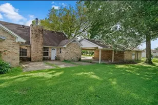 1306 Ervin St, League City, TX 77573 - Photo 2