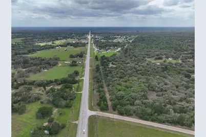 211 Bluebonnet Bend, Sheridan, TX 77475 - Photo 4