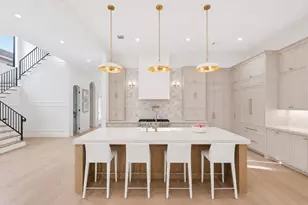 2325 Wroxton Rd, Houston, TX 77005 - Photo 2
