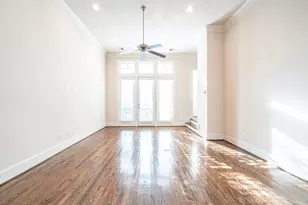 1027 St Charles St, Houston, TX 77003 - Photo 8