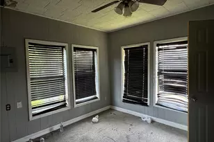 720 Yupon St, Baytown, TX 77520 - Photo 6