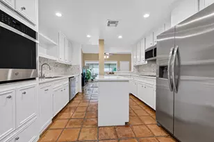 11042 Bellbrook Dr, Houston, TX 77096 - Photo 10