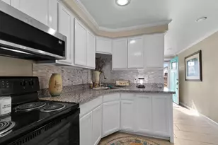 66 Tarpon St, Bayou Vista, TX 77563 - Photo 4