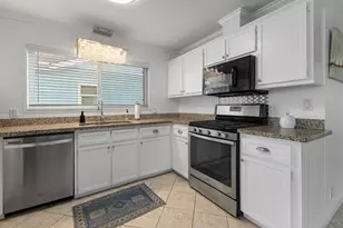 66 Tarpon St, Bayou Vista, TX 77563 - Photo 32