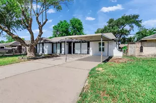 12335 Buckland Ln, Houston, TX 77039 - Photo 2