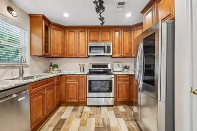 1109 Winding Way Drive, Friendswood, TX 77546 - Photo 8