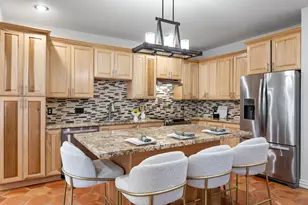 252 Sugar Berry Cir, Houston, TX 77024 - Photo 16
